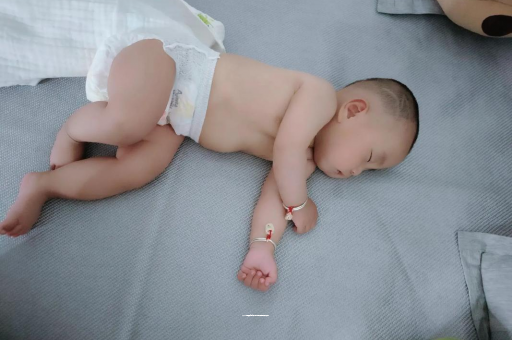 沙河三个月宝宝抬头不稳